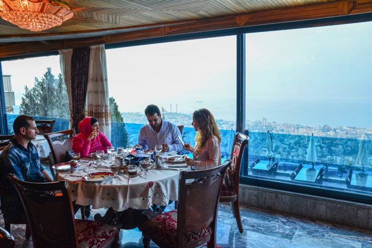 Sunday Lunch Buffet at Bay Lodge